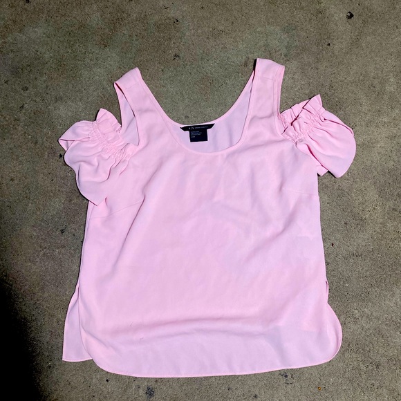 Size small - Picture 1 of 3